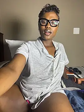 Moonzy77 online show from January 9, 11:55 pm