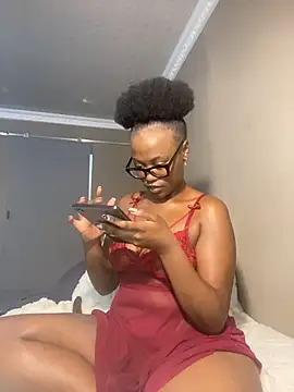 Moonzy77 online show from November 10, 10:15 pm