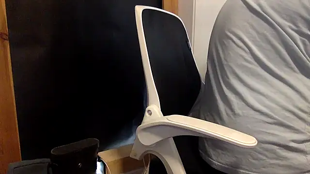 edger4lif3 online show from September 23, 6:37 pm