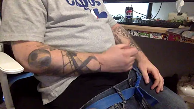 edger4lif3 online show from September 24, 7:20 pm