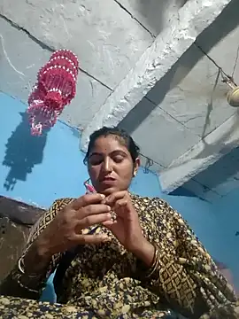 LUCKY cut online show from October 7, 2:40 pm