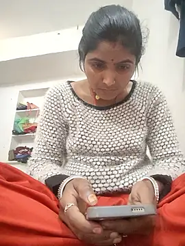 LUCKY cut online show from February 4, 7:25 am