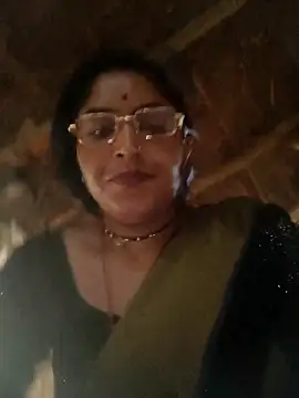 LUCKY cut online show from October 4, 1:29 am