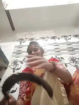 LUCKY cut online show from April 23, 3:02 pm