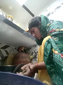 LUCKY cut online show from February 13, 2:00 am