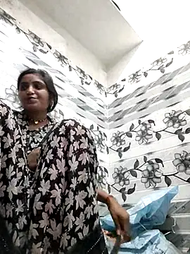 LUCKY cut online show from March 26, 2:04 pm