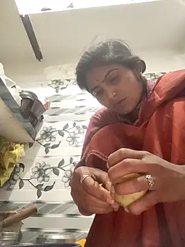 LUCKY cut online show from February 9, 2:42 am