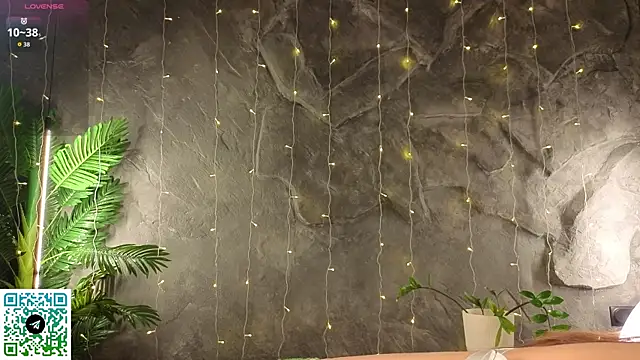 VincenzaGarigliano online show from April 10, 11:34 pm