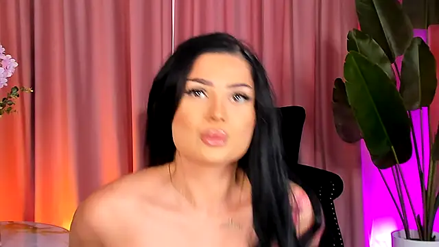 KylieKroftt online show from September 20, 2:00 pm