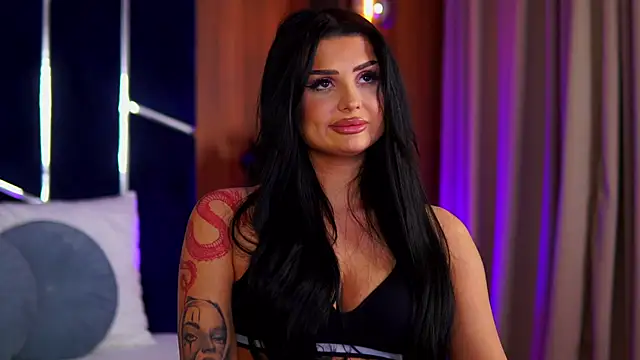 KylieKroftt online show from February 7, 9:01 pm