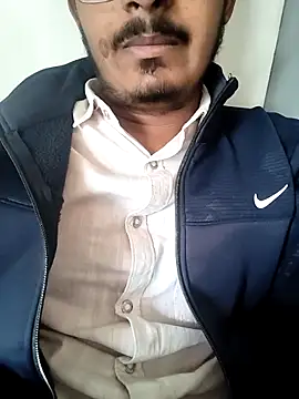 Snapshot of RotundHeadway chatting on November 13, 1:42 am RotundHeadway online show from November 13, 1:42 am