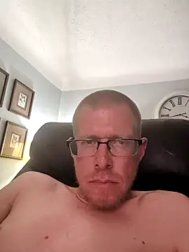 MrLeakyHelmet online show from September 24, 5:47 am