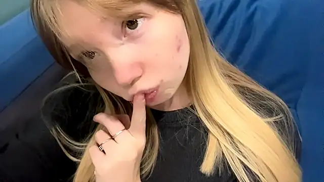Snapshot of Sweet_horizon chatting on October 15, 8:06 pm Sweet horizon online show from October 15, 8:06 pm