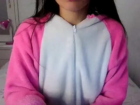 Snapshot of Taylormegan chatting on July 7, 1:36 pm Taylormegan online show from July 7, 1:36 pm