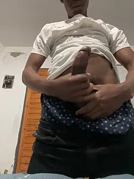 Snapshot of dick4mami chatting on June 9, 8:32 pm dick4mami online show from June 9, 8:32 pm