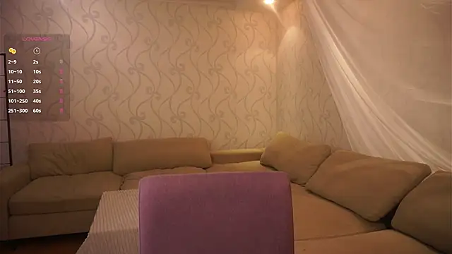 MarlinVarian online show from November 15, 6:34 pm