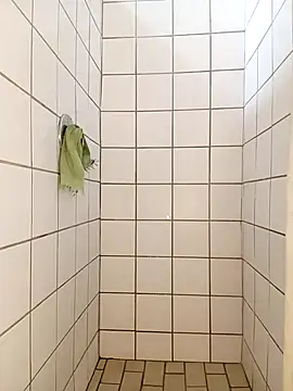 SweetSlenderChoc online show from April 8, 7:43 am