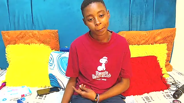 Snapshot of SweetSlenderChoc chatting on July 10, 10:10 pm SweetSlenderChoc online show from July 10, 10:10 pm