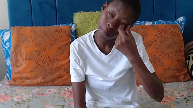 SweetSlenderChoc online show from March 25, 10:14 am