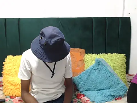 SweetSlenderChoc online show from February 12, 6:51 pm