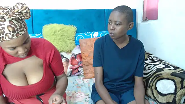 SweetSlenderChoc online show from March 7, 4:56 pm