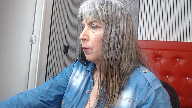 Snapshot of linda__mature chatting on October 6, 11:55 am linda mature online show from October 6, 11:55 am