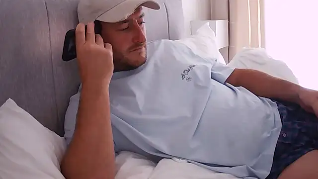 Londonlad818 online show from September 8, 4:17 pm