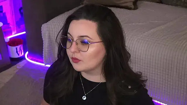 Mia Swano online show from April 14, 1:43 am