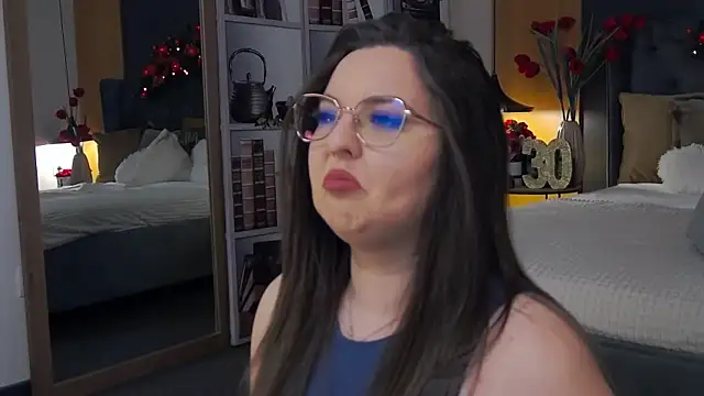 Mia Swano online show from December 18, 11:30 pm