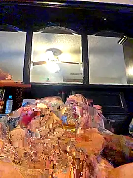 Kwillie online show from April 17, 7:38 pm