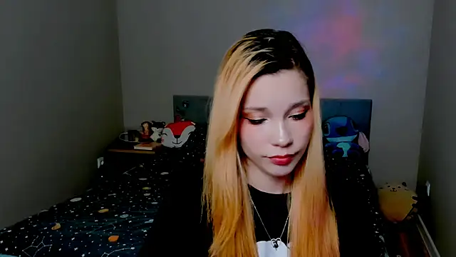 Snapshot of Kitten_Alissa chatting on October 1, 5:17 pm Kitten Alissa online show from October 1, 5:17 pm