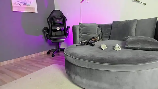 jasmincollin  online show from February 10, 3:38 am