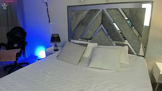 jasmincollin  online show from February 18, 2:42 am