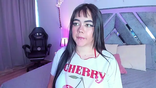 jasmincollin  online show from March 8, 8:01 pm