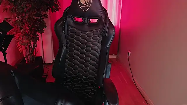 Jolie Orchid online show from October 19, 12:30 pm