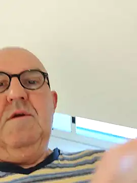 Oldmenhot66 online show from March 29, 5:20 am