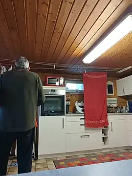 Oldmenhot66 online show from November 6, 7:45 am