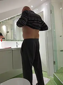 Oldmenhot66 online show from January 15, 5:33 am