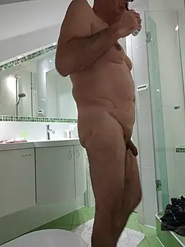 Oldmenhot66 online show from January 11, 5:58 am