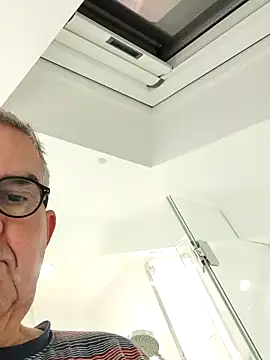 Oldmenhot66 online show from October 8, 4:58 am