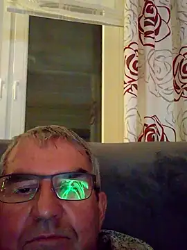 Oldmenhot66 online show from October 31, 6:37 pm