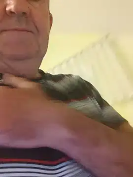 Oldmenhot66 online show from September 16, 4:46 am