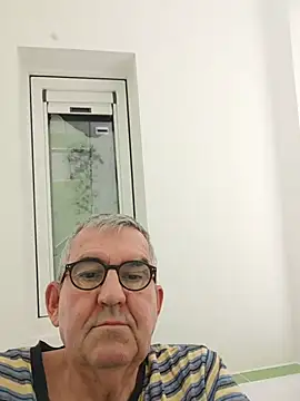 Oldmenhot66 online show from November 24, 5:40 am