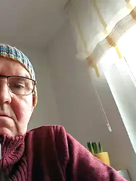 Oldmenhot66 online show from February 15, 1:32 pm