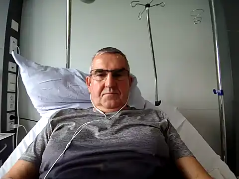 Oldmenhot66 online show from October 21, 8:36 am