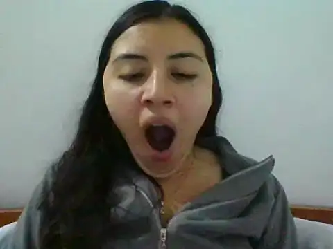 Snapshot of _Romilly_ chatting on May 3, 2:16 am Romilly online show from May 3, 2:16 am