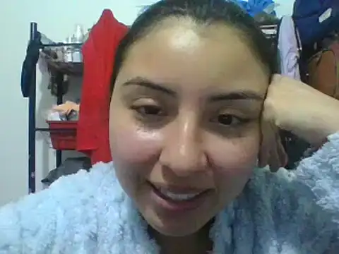 Snapshot of _Romilly_ chatting on May 15, 2:42 am Romilly online show from May 15, 2:42 am