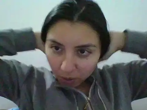 Snapshot of _Romilly_ chatting on May 17, 2:22 am Romilly online show from May 17, 2:22 am