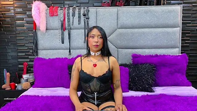 Snapshot of DaiaRousi chatting on November 11, 3:01 am DaiaRousi online show from November 11, 3:01 am