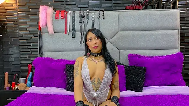 Snapshot of DaiaRousi chatting on October 23, 2:43 am DaiaRousi online show from October 23, 2:43 am